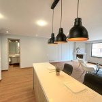 Familias, inversionistas, empresarios, emprendedores les gustaría comprar Espectacular Apartamento en Rosales Sector exclusivo del Norte de Bogotá? Apartamento de 25 años de antigüedad, estrato seis( 6), con vista exterior, en un tercer piso Tiene un área de ciento treinta y nueve (139) metros cuadrados, cuenta con dos (2 ) alcobas, tres (3) baños y dos (2) parqueaderos. El apartamento es muy iluminado y los pisos están remodelados. El apartamento está remodelado con un estilo moderno y acogedor. Tiene una cocina abierta. Los baños y los muebles del apto están remodelados. El parqueadero es amplio y cuenta con depósito. Queda en las cercanías de cadenas importantes como Carulla y Farmatodo; cerca del parque de la zona G; En las cercanías de los portales del portal de transmilenio de la séptima. En las cercanías de los colegios como el Nueva Granada, y el colegio Colegio Jordán de Sajonia. Tenemos lo que necesitas. Contáctanos estamos para colaborarte con mucho gusto. Dios les Bendiga infinitamente a ustedes y a todas nuestras familias. Génesis 26:12 .Reina-Valera 1960 Y sembró Isaac en aquella tierra, y cosechó aquel año ciento por uno; y le bendijo Jehová.