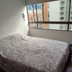 Familias, inversionistas, empresarios les gustaría comprar Espectacular apartamento Duplex en Club House en el Norte de Bogotá? de 76 mts , 3 alcobas, 2 baños, área de sala, comedor y estudio todas independientes, cocina cerrada con ventilación natural, zona de lavandería, 2 garajes cubiertos. Conjunto construido 16 años, cuenta con piscina, Gimnasio, Cancha Múltiple, Billar, Cancha de Squash, Salones Sociales, Terraza BBQ, Sala de Tv, Parque de niños y Minimarket, Excelente Ubicación y vías de acceso, Sector de alta Valorización.