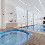 Familias, Jóvenes Profesionales, Empresarios, Inversionistas, te gustaría Comprar apartamento en el Sector exclusivo del Norte de Bogotá en edificio con Club House ? Apartamento de 5 años de antigüedad, estrato cuatro (4), ubicado sobre la calle ciento sesenta y seis , con vista exterior , en un once piso 11. Tiene un área de Ochenta y Ocho (88) metros cuadrados, cuenta con dos (3) alcobas, dos (2) baños y un ( 1 ) parqueadero, ( 1 ) Depósito. El apartamento cuenta con vigilancia y portería 24/7. Espacioso, parqueaderos para visitantes. El apartamento es muy iluminado , tiene una buena ventilación el Edificio cuenta con : Piscina , Sauna, Jacuzzi, Gimnasio, cancha de Squash, 3 terrazas de BBQ, Juegos infantiles para niños, mesa de Ping pong. Queda en las cercanías de cadenas importantes como “El Pricesmart, D Uno, Isimo”, cerca de la clínica Cardio infantil y el centro de investigación Cancerologico. En las cercanías de centros comerciales como el centro comercial Santa Fe, Palatino etc. Tenemos lo que estas necesitando para tu Inversión y la de tu familia Contáctanos estamos para servirles. Dios les Bendiga infinitamente a usted y a todas nuestras familias AÑO DE LA FRUCTIFICACION. Jeremías 29:11 Reina-Valera 1960 11 Porque yo sé los pensamientos que tengo acerca de vosotros, dice Jehová, pensamientos de paz, y no de mal, para daros el fin que esperáis.