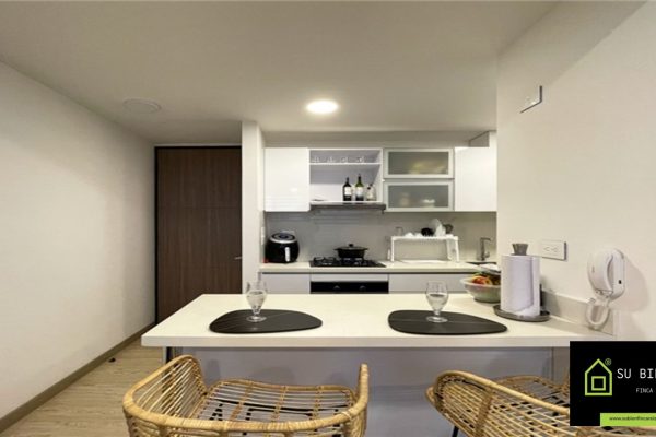 Excelente Oportunidad !!!!!!!!!!! Inversionista, Empresario, Familia. Te gustaría Arrendar hermoso apartamento, ubicado en el sector de Salitre. Con un área de 77, 84 m² en medio de un conjunto residencial con Gimnasio, piscina, sala de negocios, salón social, sauna y terraza comunal. El apartamento cuenta con 3 habitaciones, 2 baños, sala y comedor abierto, área de estudio, cocina, y cuarto de ropas. Aprovecha esta oportunidad única de inversión, ya que apenas fue entregada la primera de tres torres y gana toda la valorización. Agenda tu visita hoy mismo. Cerca del Aeropuerto el Dorado, cerca del Centro Comercial Gran Estación. Valor Canon : $4.000.000 Contáctanos Ya !!!!!!!!! Tenemos lo que Necesitas con la ayuda de Dios.