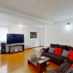 Apartamento en venta de 75 Mt2 , con vista exterior , ubicado en un 11avo piso , acceso por ascensor, 1 parqueadero propio cubierto . Consta de 3 habitaciones, 2 baños, sala comedor, balcón , cocina integral y zona de lavandería. Tiene piso laminado en habitaciones y zona cerca de CC Santa Fe, CC Bima, Plaza Imperial, Almacenes cerca Éxito, Home Center, Almacén AlKosto, Portal Norte, Terminal de Transporte del Norte . Valor Venta. : $343.000.000 Valor Admon : $ 229.000 Recorrido 360° https://matterport.com/discover/space/oQ5uvsLZZj7 Contáctanos Ya !!!!!!!!! Tenemos lo que Necesitas con la ayuda de Dios.