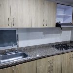 Apartamento en venta de 53 Mt2 , con vista exterior, ubicado en un 12 avo piso , acceso por ascensor, 1 parqueadero propio, Consta de 3 habitaciones, 2 baños, sala comedor, balcón , cocina integral y zona de lavandería. vista hacia el norte. Edificio con 2 terrazas BBQ y golfito, salón comunal, parque niños, parque perritos e zona recepción. Cerca a 15min aeropuerto, CC Titan, CC Gran Estación, parques simón Bolívar. Valor Venta. : $330.000.000 Valor Admon : $ 280.000 Contáctanos Ya !!!!!!!!! Tenemos lo que Necesitas con la ayuda de Dios. Cel: 319-6389062, 300-4932971