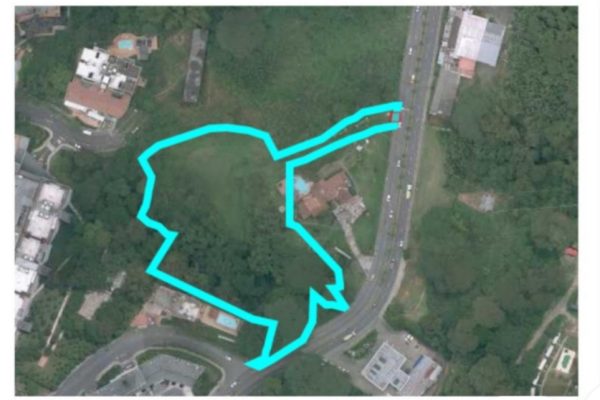 Su Bien Finca Raíz Presenta Excelente Lote De 15.300 mt2. Lote Inmueble ubicado en el barrio Castropol del municipiode Medellín sobre la vía Las Palmas que conduce de San Diego a Altos del Poblado de Medellín. Lote de terreno con destinación vivienda de posición medianera, Proyecto para viviendas Luxury y turismo. localizado sobre el costado derecho de la vía Las Palmas. Valor Lote :$ 33.000.000.000 Contáctanos Ya !!!!!!!!! Tenemos lo que Necesitas con la ayuda de Dios. Cel. 319-6389061 , 300-4931971 www.subienfincaraiz.com