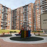 Familias, Jóvenes Profesionales, Empresarios, Inversionistas, ¿Te gustaría Comprar apartamento en Sector exclusivo del Norte de Bogotá? "Magnífica Oportunidad" Conjunto con Club House. estrato 4, con vista Exterior , piso 2. Tiene un área de 92 mt, 3 alcobas, 2 baños, Chimenea, Balcón , 1 parqueadero, 1 Depósito. Sala de TV, estudio, tiene vista exterior. Buena iluminación natural y ventilación. El conjunto cuenta con Piscina, Sauna, Jacuzzi, Gimnasio, cancha de Squash, 3 terrazas de BBQ, Juegos infantiles, mesa de Ping pong, máquinas Biosaludables. Vigilancia 24/7, parqueadero para visitantes. Queda cerca a importantes cadenas como Pricesmart, D Uno, Isimo. Cerca a la clínica Cardio infantil, zona bancaria, Restaurantes, Pastelerías. Valor Venta $500.000.000 Valor Administración: $370.000 Contáctanos Ya !!!!!!!!! Tenemos lo que Necesitas con la ayuda de Dios. Génesis 26:12 .Reina-Valera 1960 Y sembró Isaac en aquella tierra, y cosechó aquel año ciento por uno ; y le bendijo Jehová. Contáctanos Ya !!!!!!!!! Tenemos lo que Necesitas con la ayuda de Dios. Cel: 319-6389062, 300-4932971 www.subienfincaraiz.com