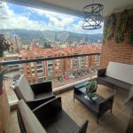 Inversionistas, Empresarios,Familias ¿,Les gustaría comprar espectacular Apartamento en el sector de Pradera del Norte en Bogotá? El Apartamento cuenta con acabados modernos y funcionales. 92 MT 2, excelente distribución de los espacios, goza de muy buena iluminación natural, cuenta con tres habitaciones, cocina Integral tipo americano, zona de lavandería independiente, dos baños, sala con un Balcón Amplio. Cuenta con magnífica ubicación cerca de la Fundación Cardio infantil y de vías principales que facilitan la salida y el acceso a la zona. El Conjunto tiene gimnasio, salón social, parque infantil, sauna , turco, cancha deportiva, terraza comunal con BBQ, garajes para visitante, seguridad 24 horas. El apartamento cuenta con parqueadero y depósito amplio. Tenemos lo que necesitas. Contáctanos, estamos para colaborarte con mucho gusto. Valor Venta : $520.000.000 Valor Admón. : $. 329.000 Contáctanos Ya !!!!!!!!! Tenemos lo que Necesitas con la ayuda de Dios. Génesis 26:12 .Reina-Valera 1960 Y sembró Isaac en aquella tierra, y cosechó aquel año ciento por uno ; y le bendijo Jehová. Contáctanos Ya !!!!!!!!! Tenemos lo que Necesitas con la ayuda de Dios. Cel: 319-6389062, 300-4932971 www.subienfincaraiz.com